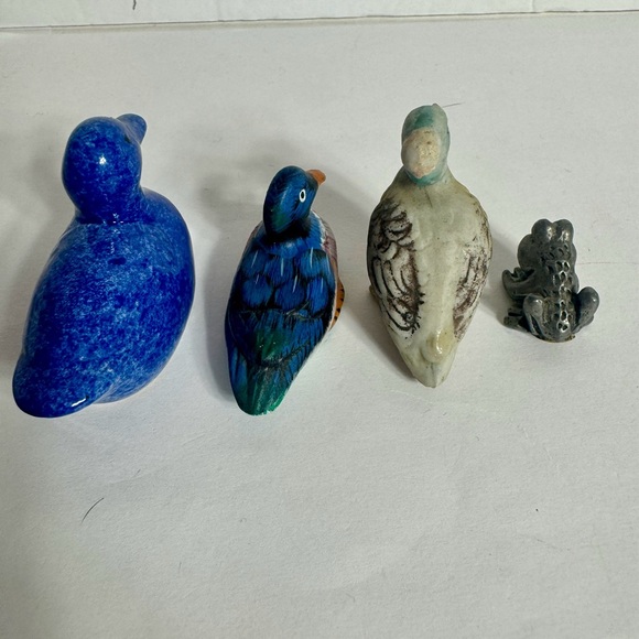 Vintage collection of an animals. 3 ceramic ducks and 1 pewter frog. - Picture 7 of 12
